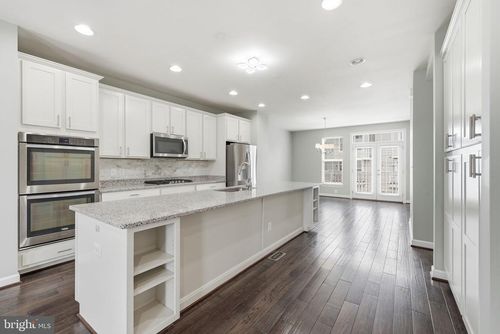 22883 Eileen Sq, STERLING, VA, 20166-4101 | Card Image