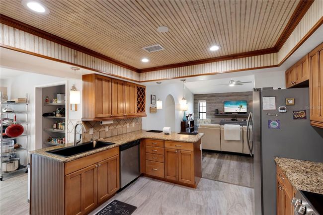 Kitchen | Image 13