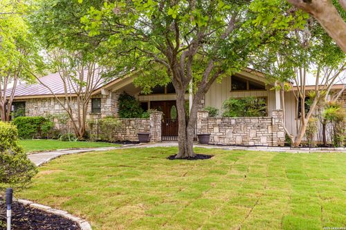 207 Spring Mill Dr, Kerrville, TX, 78028-6528 | Card Image