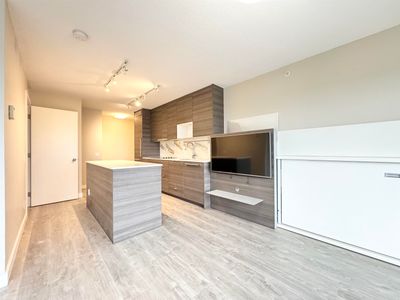 1505 - 13398 104 Ave, Condo with 2 bedrooms, 2 bathrooms and 1 parking in Surrey BC | Image 1