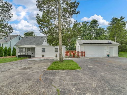 37544 N Columbus Ave, Lake Villa, IL, 60046-7715 | Card Image