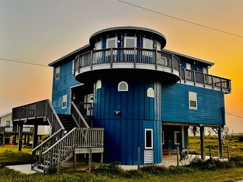 800 Gulf St, Quintana, TX, 77541-9105 | Card Image