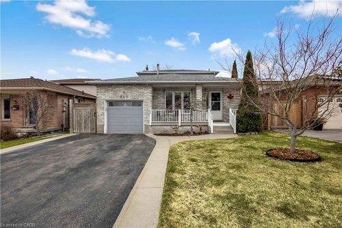 640 Acadia Dr, Hamilton, ON, L8W3V1 | Card Image