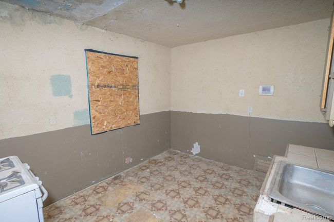 16100 Liberal St, House other with 2 bedrooms, 1 bathrooms and null parking in Detroit MI | Image 14