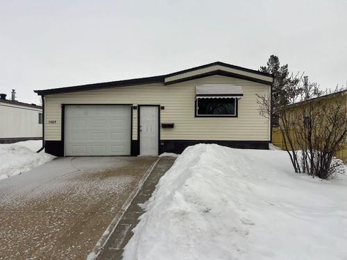 5503 49 St, Camrose, AB, T4V4J3 | Card Image