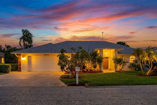 5836 Helen Way, SARASOTA, FL, 34243-4858 | Card Image