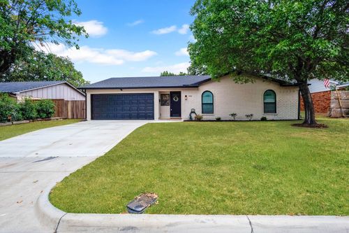 1914 Kynette Dr, Euless, TX, 76040-4032 | Card Image