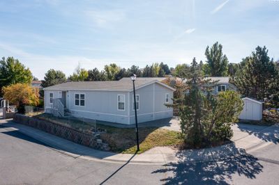 255 Nw Golden Hills #59, Home with 3 bedrooms, 2 bathrooms and null parking in Pullman WA | Image 1