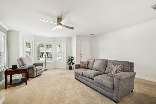 423 Forest Glen Cir, Murfreesboro, TN, 37128-2805 | Card Image