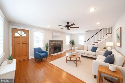 27 Shelbourne Rd, HAVERTOWN, PA, 19083-4435 | Card Image