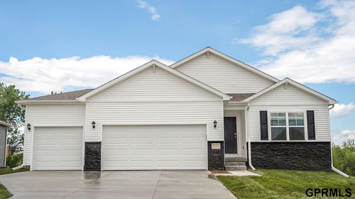 8119 S 200th St, Gretna, NE, 68028-4685 | Card Image