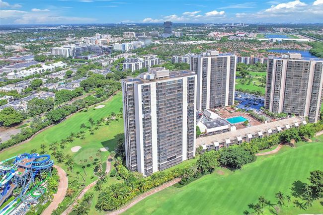APT-1108 - 20335 W Country Club Dr, Condo with 2 bedrooms, 2 bathrooms and null parking in Aventura FL | Image 18
