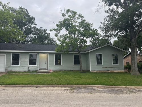 411 N Baron St, Bellville, TX, 77418-1308 | Card Image