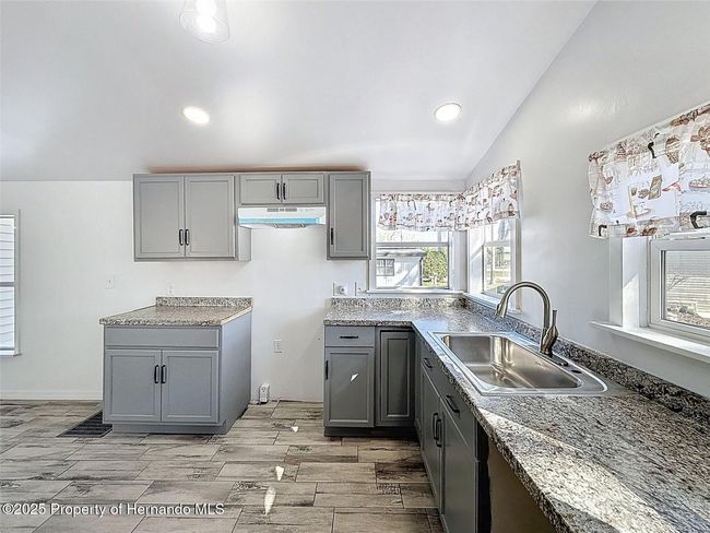 9339 Bob Cat Dr, House other with 3 bedrooms, 1 bathrooms and null parking in WEEKI WACHEE FL | Image 10