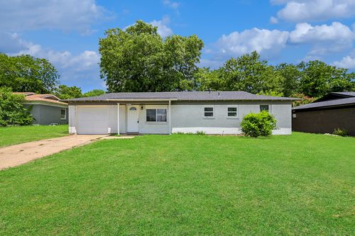 3736 Layton Ave, Haltom City, TX, 76117-2737 | Card Image