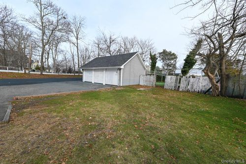 45 Rider Ave, Patchogue, NY, 11772-3982 | Card Image