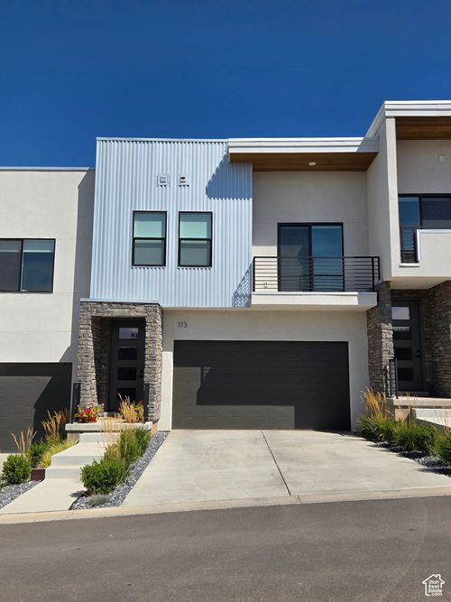 8-189 E 210 N, North Salt Lake, UT, 84054-2466 | Card Image