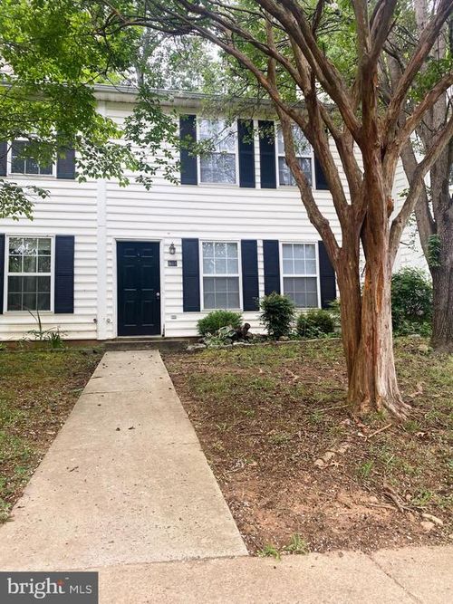 988 Towne Ln, CHARLOTTESVILLE, VA, 22901-7002 | Card Image