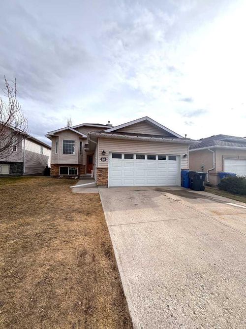 70 Kodiak Cres N, Lethbridge, AB, T1H6S4 | Card Image