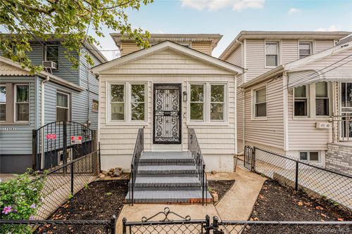 103 E 103rd St, New York, NY, 10029-5301 | Card Image