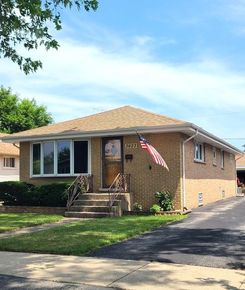 3623 Hawthorne St, Franklin Park, IL, 60131-1719 | Card Image