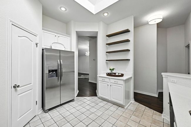 Kitchen has lovely pantry | Image 12
