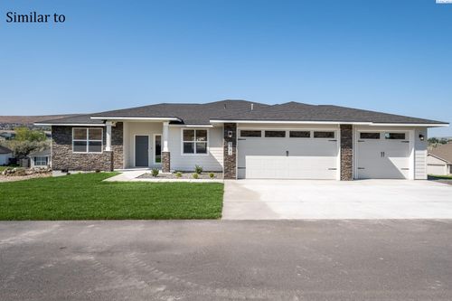 7017 Belmont, West Richland, WA, 99353 | Card Image