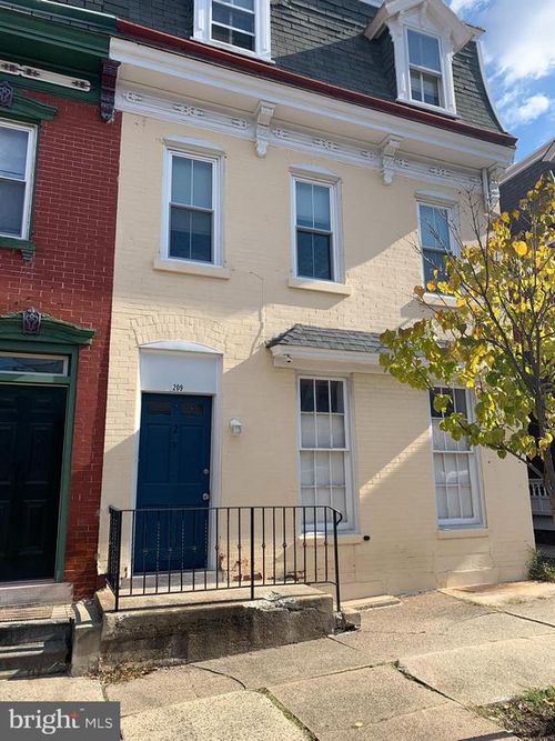 2nd-209 Gay St, PHOENIXVILLE, PA, 19460-3720 | Card Image