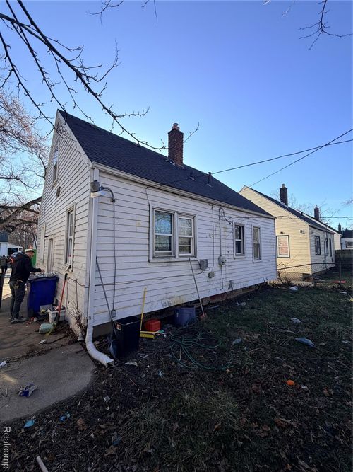 8277 Stout St, Detroit, MI, 48228-2856 | Card Image