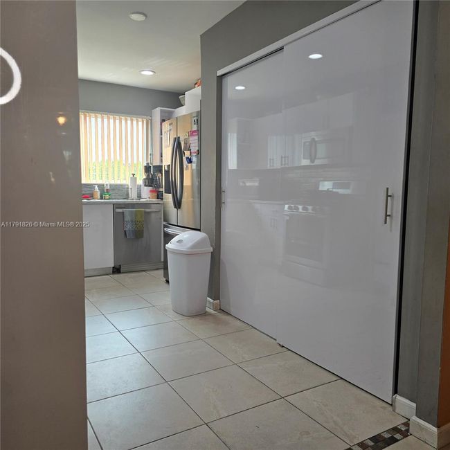 12900 Sw 81 St St, House other with 4 bedrooms, 2 bathrooms and null parking in Kendall FL | Image 7