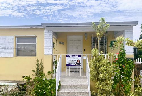 662 E 21st St, Hialeah, FL, 33013-4020 | Card Image