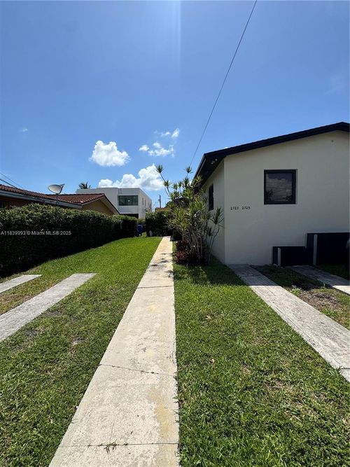2-2723 Sw 31st Ct, Miami, FL, 33133-2937 | Card Image