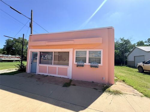 1307 Conrad Hilton Blvd, Cisco, TX, 76437-3838 | Card Image