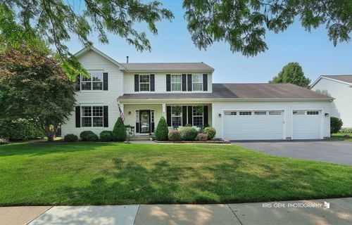 825 Limerick Ln, McHenry, IL, 60050-8075 | Card Image
