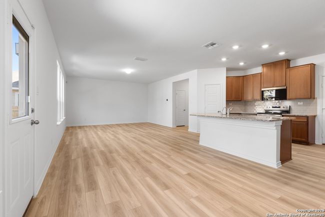 729 Maxwell Hts, House other with 3 bedrooms, 3 bathrooms and null parking in San Antonio TX | Image 6