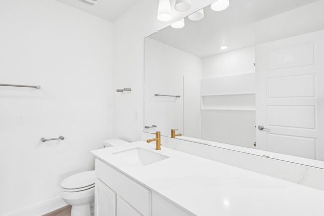 Secondary bathroom | Image 21