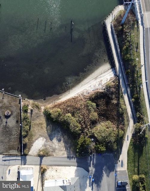 2572 E East Bay Avenue, Manahawkin, NJ, 08050 | Card Image