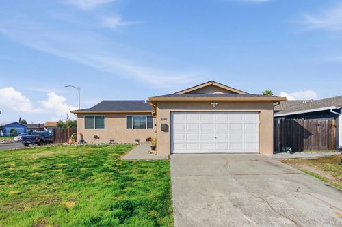 2049 Swan Way, Fairfield, CA, 94533 | Card Image