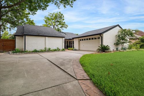 1630 Fall Valley Dr, Houston, TX, 77077-4206 | Card Image