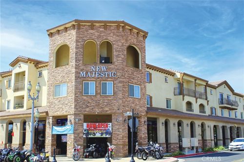 876 S D St, Perris, CA, 92570-2428 | Card Image