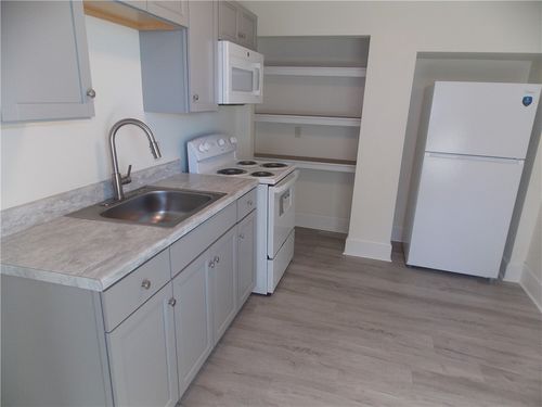 5-727 W Beaver St, Zelienople, PA, 16063-1832 | Card Image