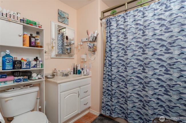 Full bath in main living space | Image 22