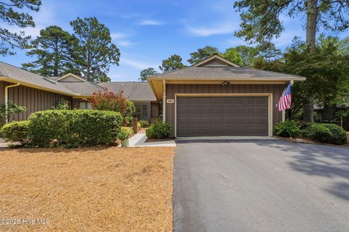 160 Fairway Dr, Pinehurst, NC, 28374-8285 | Card Image