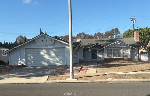 12725 Martha Ann Dr, Los Alamitos, CA, 90720-4921 | Card Image