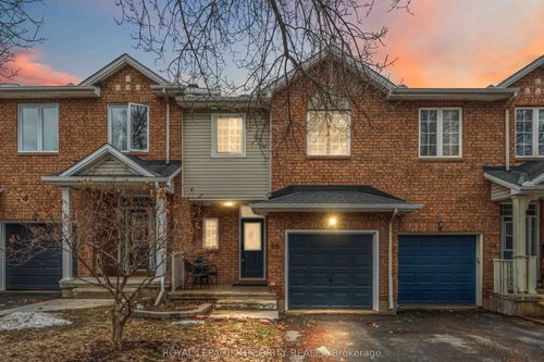 66 Eagleview St, Kanata, ON, K2M2S3 | Card Image