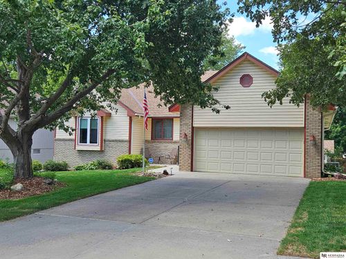 502 Black Forest Dr, Papillion, NE, 68133-2359 | Card Image