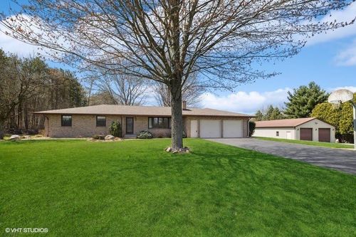 8202 N 300 E, Rolling Prairie, IN, 46371-9309 | Card Image