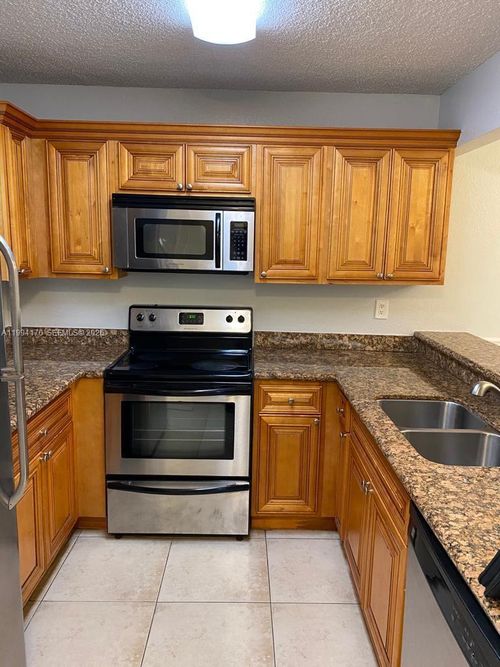 b-1620 Balfour Point Dr, West Palm Beach, FL, 33411 | Card Image