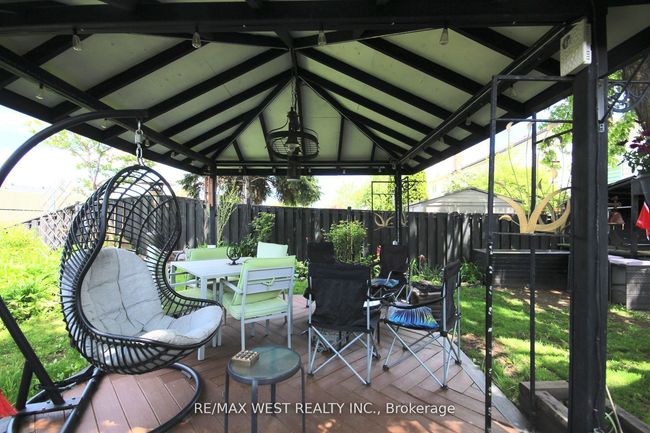 425 Hansen Rd N, House other with 4 bedrooms, 3 bathrooms and 4 parking in Brampton ON | Image 37