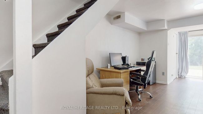 621 Cobblehill Dr, House attached with 4 bedrooms, 3 bathrooms and 3 parking in Oshawa ON | Image 23